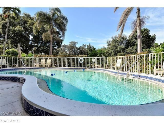 1900 Alamanda Dr in Naples, FL - Building Photo - Building Photo