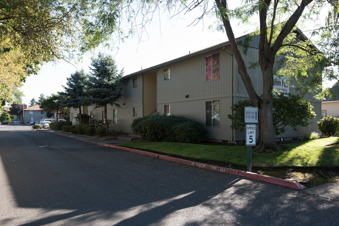 Whitman Park Apartments in Salem, OR - Building Photo