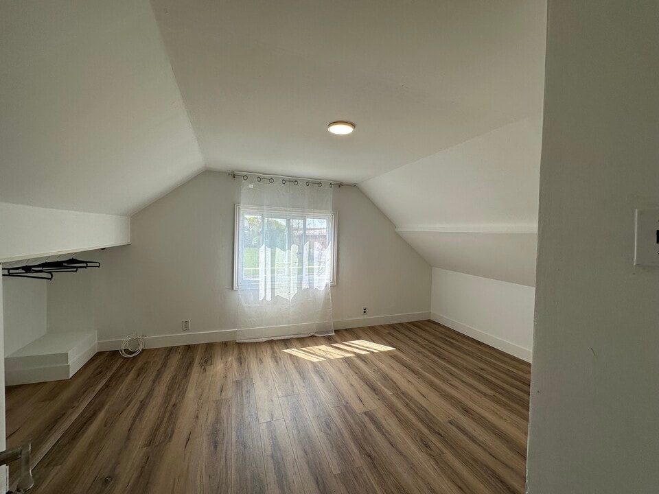 857 Division St in Kingston, ON - Building Photo