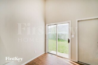 617 Woods Crossing Ln in Indianapolis, IN - Building Photo - Building Photo