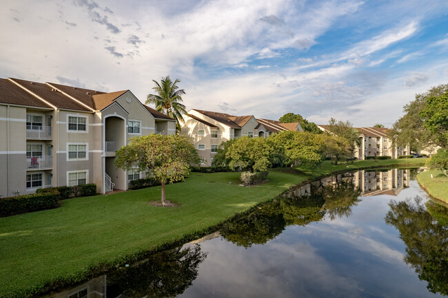 Legacy Lakeview in North Lauderdale, FL - Building Photo - Building Photo