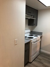 501 Grand View S St, Unit 109 in Los Angeles, CA - Building Photo - Building Photo