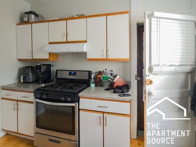 property at 4507 N Greenview Ave