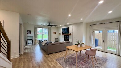 917 NE Arleta Gardens in Bentonville, AR - Building Photo - Building Photo