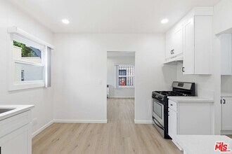 580 W 15th St in Los Angeles, CA - Building Photo - Building Photo