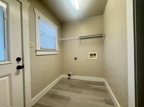 510 W 6th St in Brenham, TX - Building Photo - Building Photo