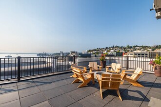 Counterbalance Apartments in Seattle, WA - Foto de edificio - Building Photo