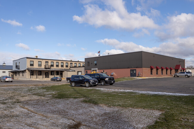 Superior Flats in Lowell, MI - Foto de edificio - Building Photo