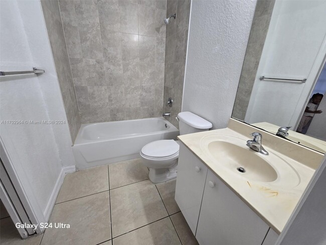 3908 SW 48th Ave, Unit 3908 in Pembroke Park, FL - Building Photo - Building Photo