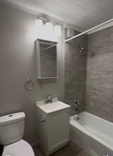 1337 15th Street a, Unit Downstairs in Moline, IL - Foto de edificio - Building Photo