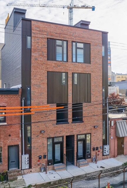 1328 Nectarine St in Philadelphia, PA - Foto de edificio