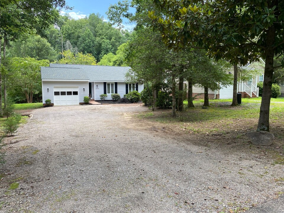 1632 N Stonegate Dr in Sanford, NC - Building Photo