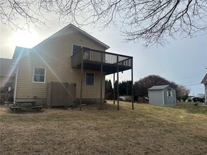 128 Conch Rd in Narragansett, RI - Foto de edificio - Building Photo