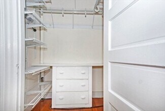 1056 Beacon St, Unit 9 in Brookline, MA - Building Photo - Building Photo