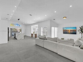 4962 SW 32nd Way in Fort Lauderdale, FL - Building Photo