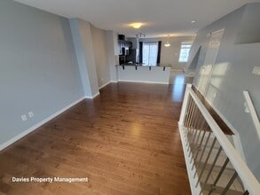 9151 Shaw Way SW in Edmonton, AB - Building Photo - Building Photo