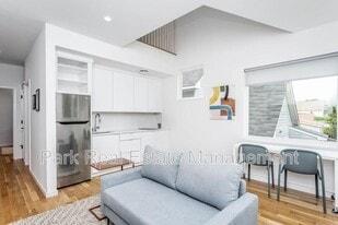 323 S East St in Raleigh, NC - Building Photo