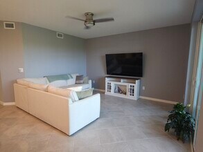 14281 Heritage Landing Blvd in Punta Gorda, FL - Building Photo - Building Photo