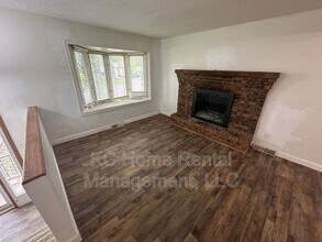 17820 E Greentree Ave in Independence, MO - Building Photo - Building Photo