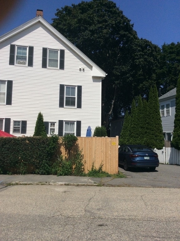 property at 4 Greenleaf St