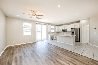 6194 W Conn Ave in Las Vegas, NV - Building Photo - Building Photo