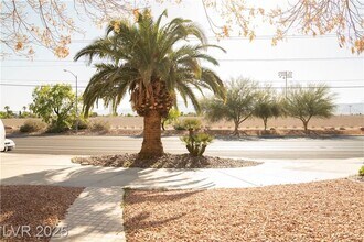 3436 N Tenaya Wy in Las Vegas, NV - Building Photo - Building Photo