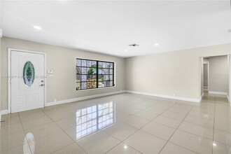 20110 SW 84th Pl in Cutler Bay, FL - Building Photo - Building Photo