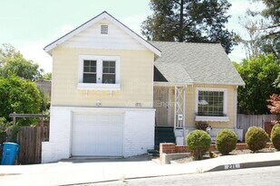271 Viewmont Ave in Vallejo, CA - Building Photo