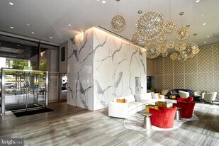 4620 N Park Ave in Chevy Chase, MD - Building Photo