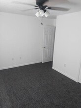 919 Division St in Indianapolis, IN - Foto de edificio - Building Photo