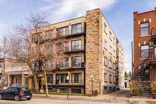 Apts St.Zotique in Montréal, QC - Building Photo