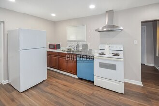 2415 N Oxford St in Indianapolis, IN - Building Photo - Building Photo