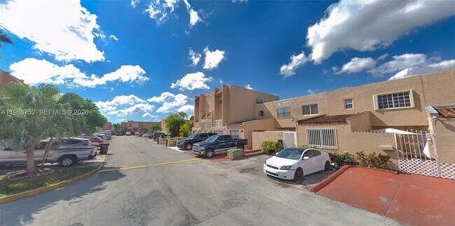 4415 W 10th Ln in Hialeah, FL - Building Photo - Building Photo