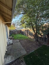 1240 Martha Way, Unit 1240 Martha Way in Santa Rosa, CA - Foto de edificio - Building Photo