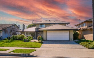 4942 Park Ave in Cypress, CA - Building Photo