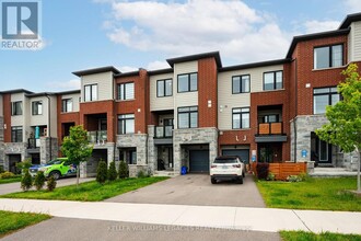 180 Vantage Lp in Newmarket, ON - Building Photo - Building Photo