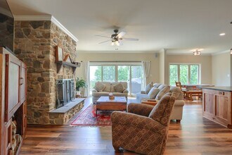 11409 Weatherstone Dr in Waynesboro, PA - Building Photo - Building Photo