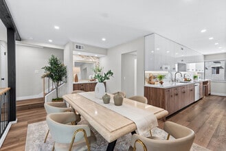 13135 Mindanao Way in Marina Del Rey, CA - Foto de edificio - Building Photo