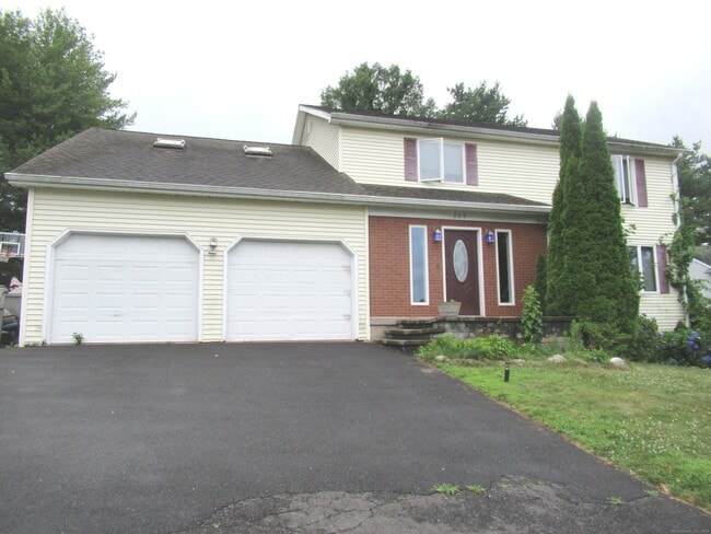 208 Dino Rd in Bristol, CT - Building Photo - Building Photo