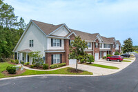 St. Andrews Townhomes in Myrtle Beach, SC - Foto de edificio - Building Photo