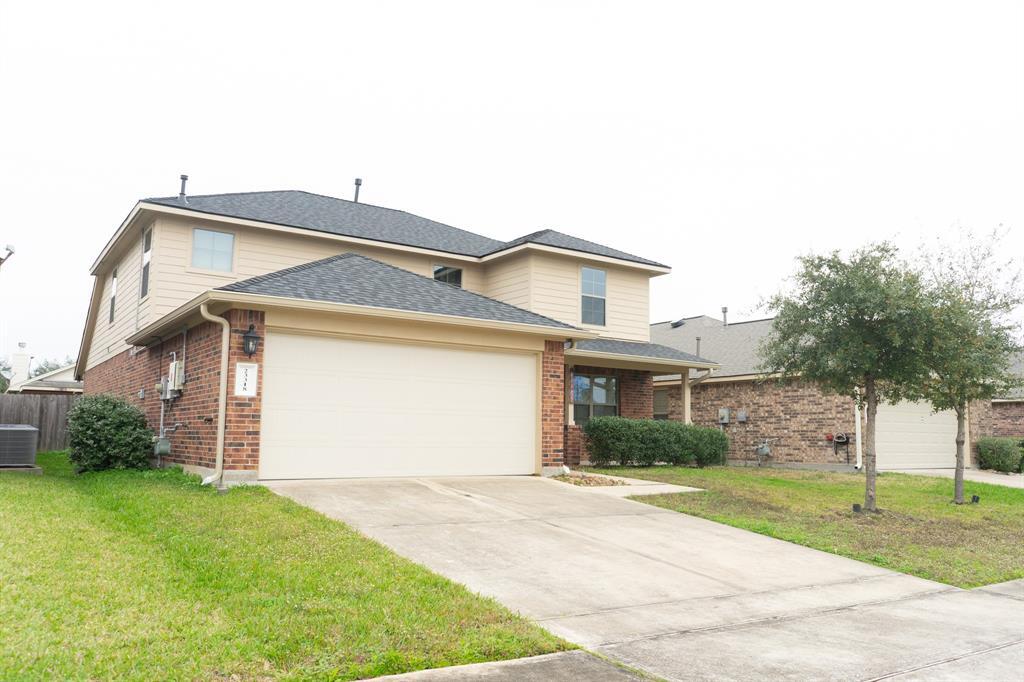 23318 Sawmill Pass in Spring, TX - Foto de edificio