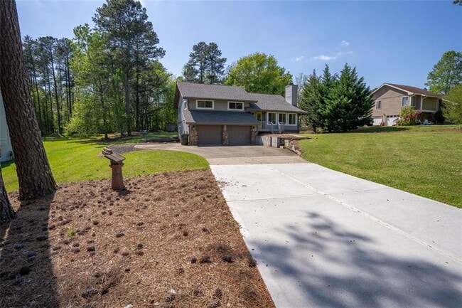 property at 1540 Magnolia Pl