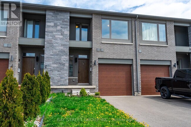 6 Bedrock Dr in Hamilton, ON - Building Photo - Building Photo
