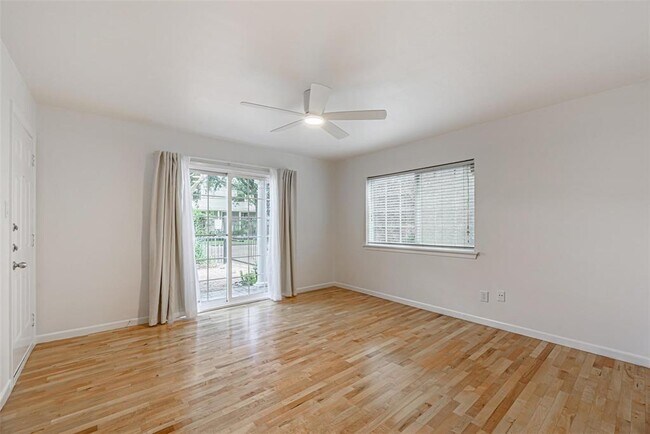 210 Emerson St in Houston, TX - Building Photo - Building Photo