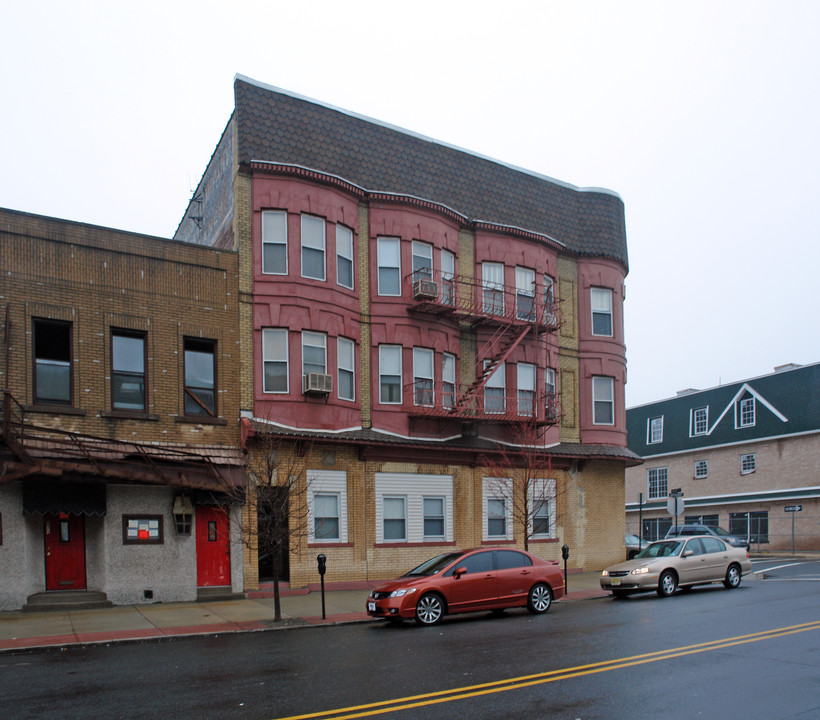 873 Broadway in Bayonne, NJ - Building Photo