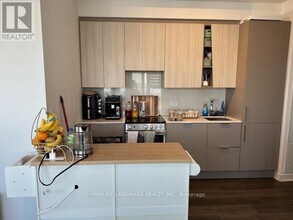 3900 Confederation Pkwy in Mississauga, ON - Building Photo - Building Photo