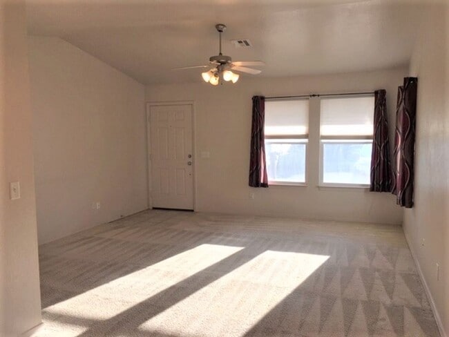 9200 Snowberry Dr in Oklahoma City, OK - Building Photo - Building Photo