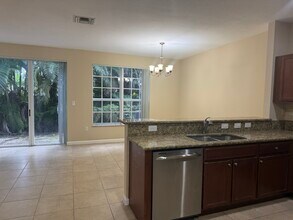 3236 NW 31st Terrace in Lauderdale Lakes, FL - Building Photo - Building Photo