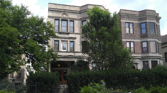 4835-4837 N Kenmore Ave Apartments