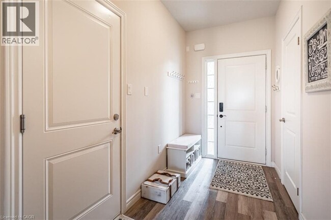 120 Dunrobin Ln in Grimsby, ON - Building Photo - Building Photo